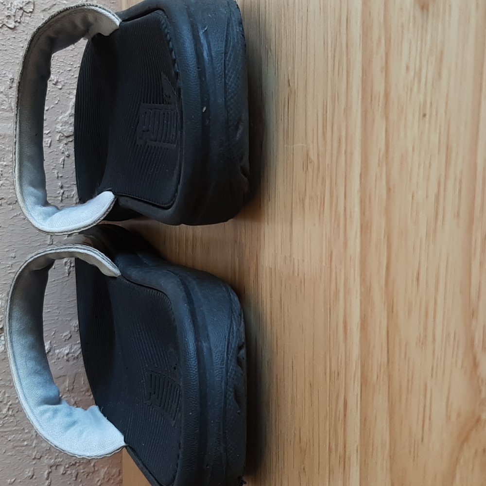 Puma silver and black slides Size 6 - Picture 4 of 5